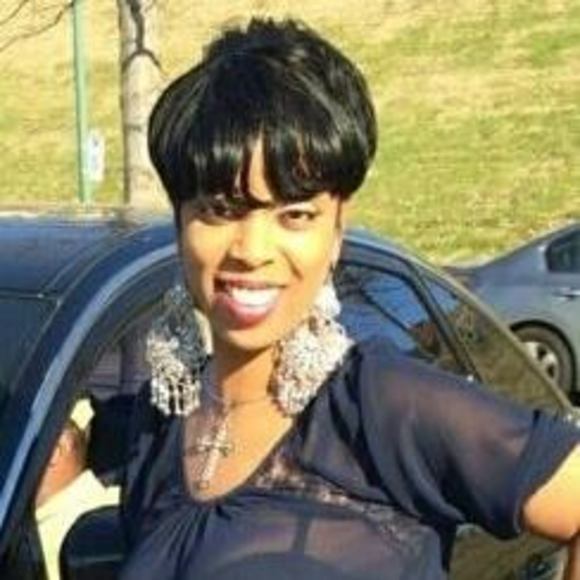 Meet your Posher, Keeley - Picture 1 of 1